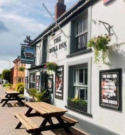 The Coach House At The Bull Inn Milton Keynes Buitenkant foto