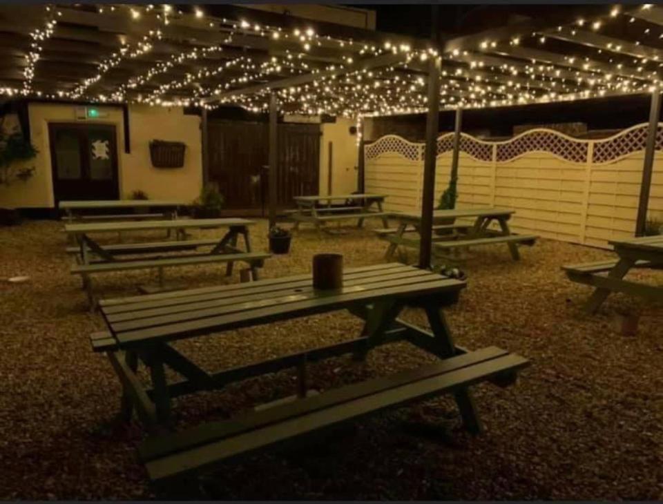 The Coach House At The Bull Inn Milton Keynes Buitenkant foto