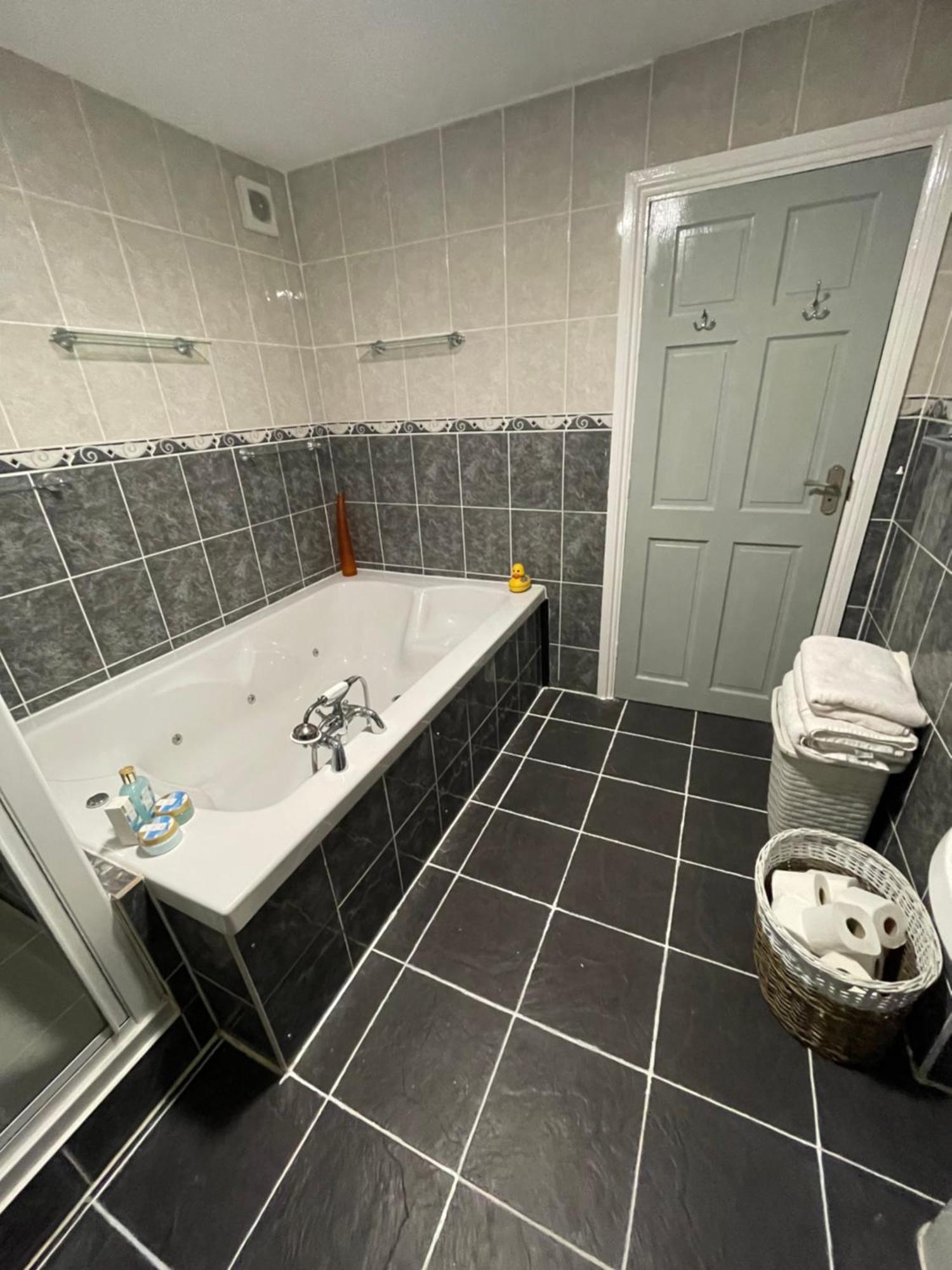 The Coach House At The Bull Inn Milton Keynes Buitenkant foto